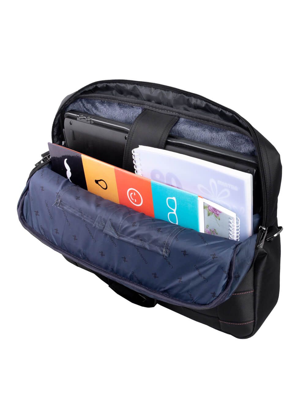 Durable nylon and water-resistant material of L’AVVENTO BG786